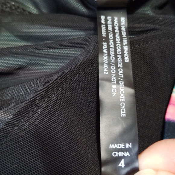 Torrid Multicolor Peekaboo One Piece Swimsuit Size 4 - Picture 8 of 8